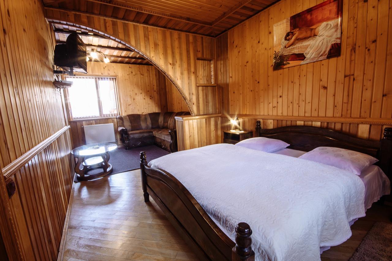 Hotel Korona Karpat Lazeščyna Exteriér fotografie