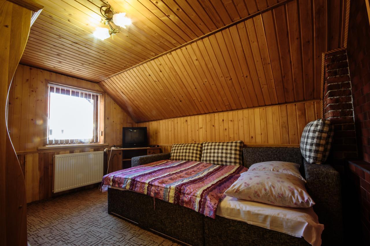 Hotel Korona Karpat Lazeščyna Exteriér fotografie